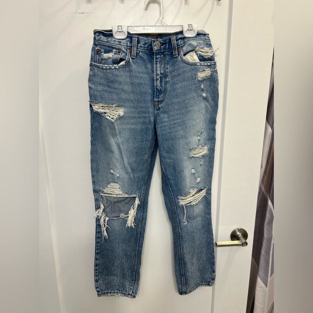 Abercrombie & Fitch High Rise Mom Jeans